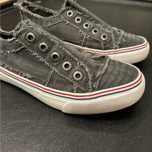 Blowfish Malibu Women’s Play Slip-on Sneaker